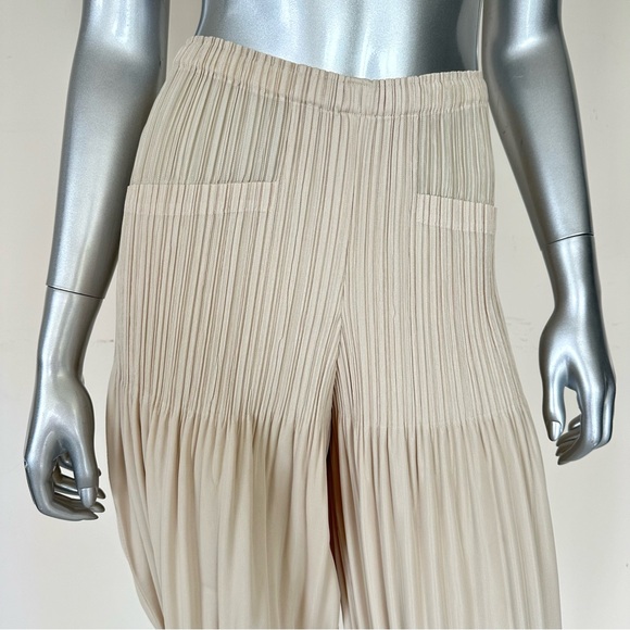 Issey Miyake Pleats Please women harem pants size S Retail 620$ - Picture 2 of 5
